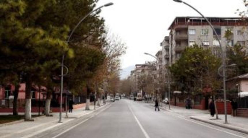 Hastane Caddesi&rsquo;nde &Ccedil;ift Y&ouml;n Uygulaması Başlıyor