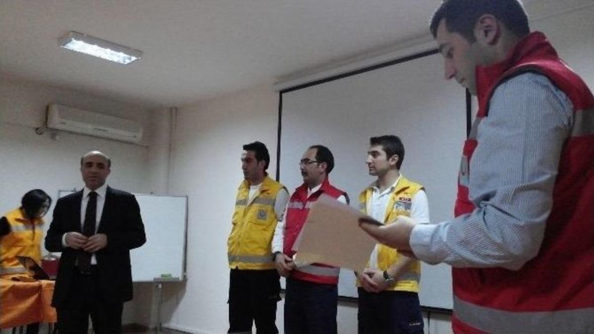 Erzincan 112 Ekipleri Ambulans Rallisinde İlk &Uuml;&ccedil;e Girdi