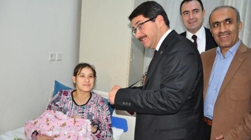 Manisa&rsquo;da Yılın İlk Bebeğine &lsquo;feza&rsquo; İsmi Verildi