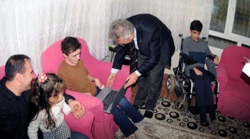 Mardin Valisi Taşkesen, Yılbaşı Gecesi Karakol Ve Evleri Ziyaret Etti