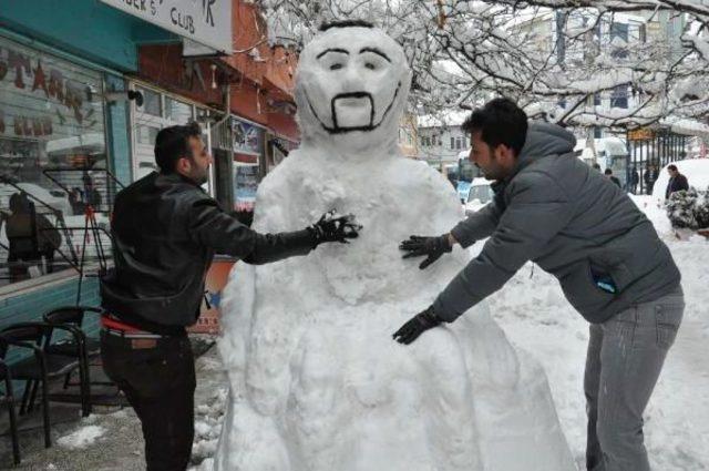 Kardan Adama Berber Tıraşı