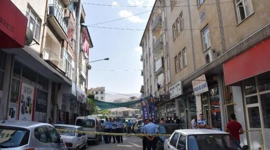 Afgan &Ccedil;ocuk 5'inci Kattan D&uuml;şt&uuml;, Anne G&ouml;zaltına Alındı