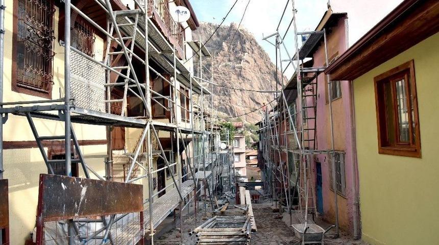 Tarihi Binaların Bulunduğu Sokaklarda Restorasyon &Ccedil;alışması Başladı