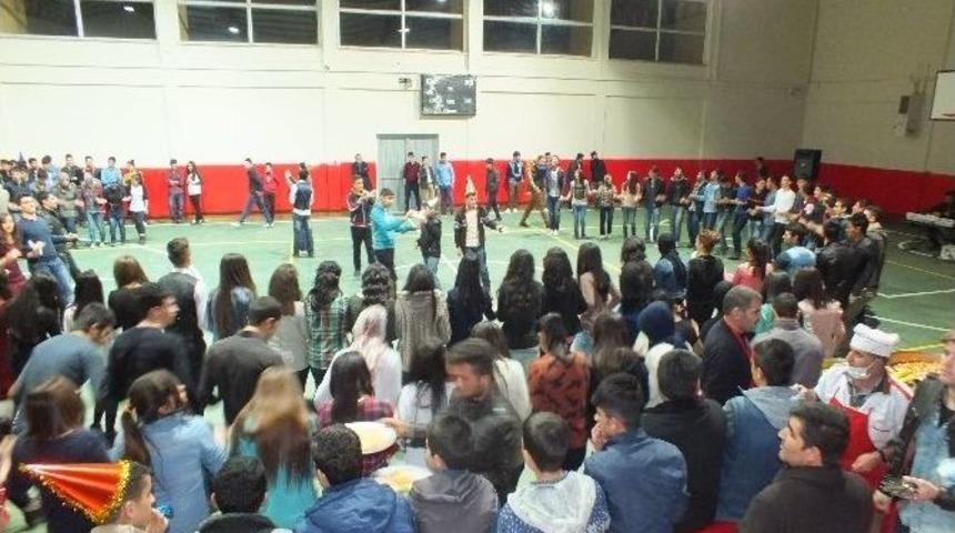 Kaymakam Atasoy Yeni Yılı &Ouml;ğrencilerle Kutladı