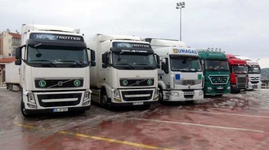 &Ccedil;anakkale'de Kar Durdu, Fırtına S&uuml;r&uuml;yor (2)