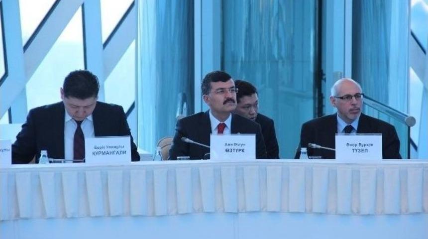 Kazakistan&rsquo;da T&uuml;rk D&uuml;nyasının Ortak Şahsiyetleri Anıldı
