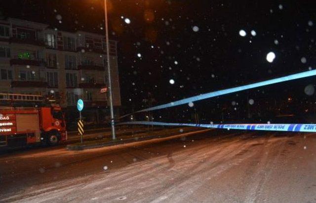 Çorlu’Da Fırtına Çatı Uçurdu