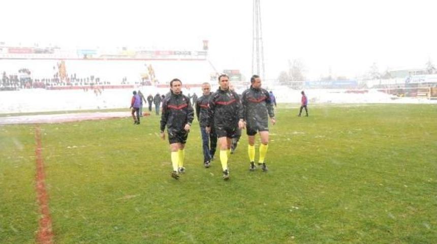 Eskişehirspor-Bal&ccedil;ova Yaşamspor Ma&ccedil;ı Ertelendi