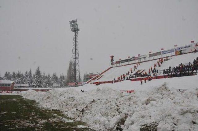 Eskişehirspor-Balçova Yaşamspor Maçı Ertelendi