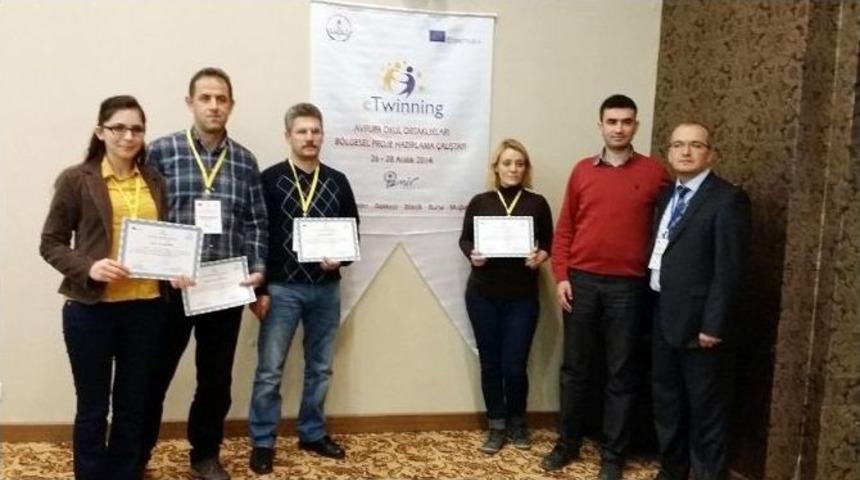 İzmir&rsquo;deki "e-twınnıng Avrupa Okul Ortaklıkları B&ouml;lgesel Proje &Ccedil;alıştayı"na Bilecik De Katıldı