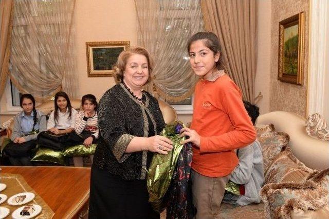 Kız Öğrencilerden Kevser Çakacak’a Ziyaret 1