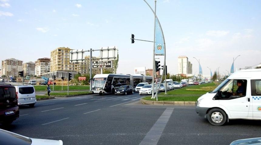 Tramb&uuml;s Sefer Hattı Uzatıldı