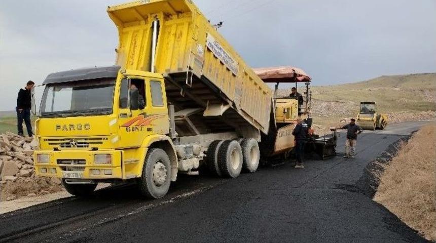 G&ouml;lbaşı Belediyesi Asfalt &Ccedil;alışmalarına Hız Verdi