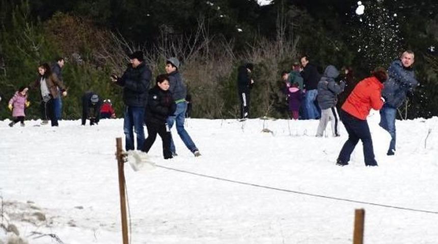 Yurtta Kar Esareti, İzmir'de Kar Sevinci