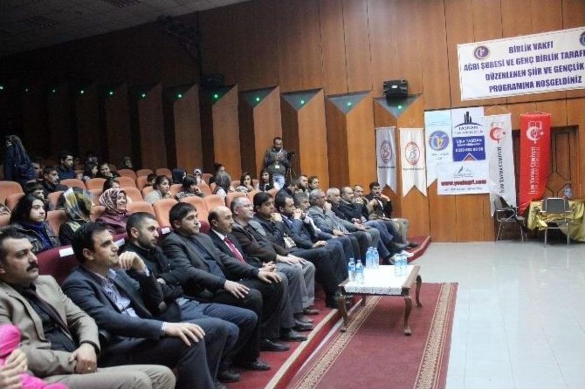 Birlik Vakfı Ağrı Şubesi&rsquo;nden Şiir Dinletisi