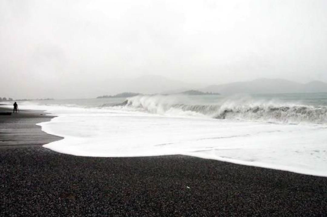 Fırtınada Yelkenli Yat Battı