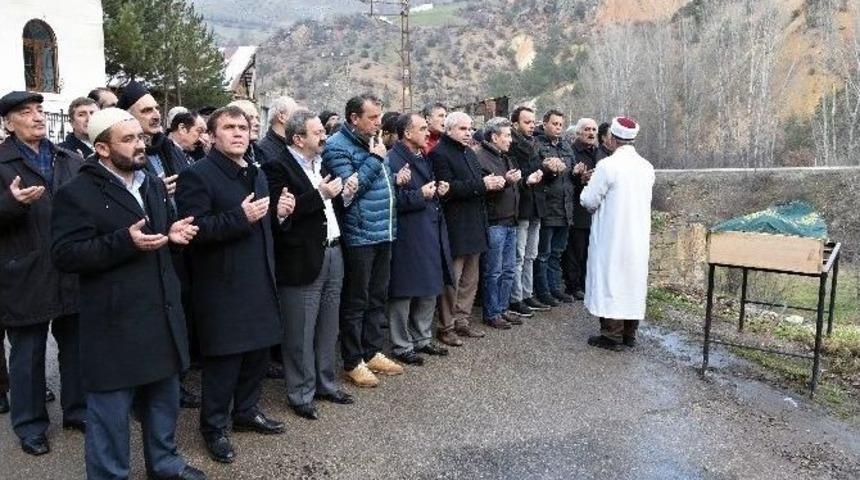 Gazeteci Yenidoğan Son Yolculuğuna Uğurlandı