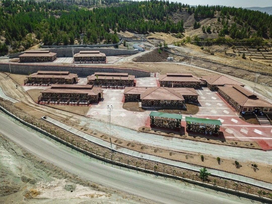 Sokak Hayvanları Bakım Merkezi Ve Doğal Yaşam Alanında Sona Doğru