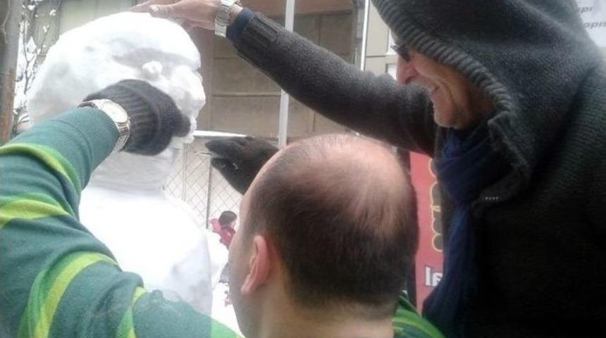 Kardan Heykel İlgi &Ccedil;ekiyor