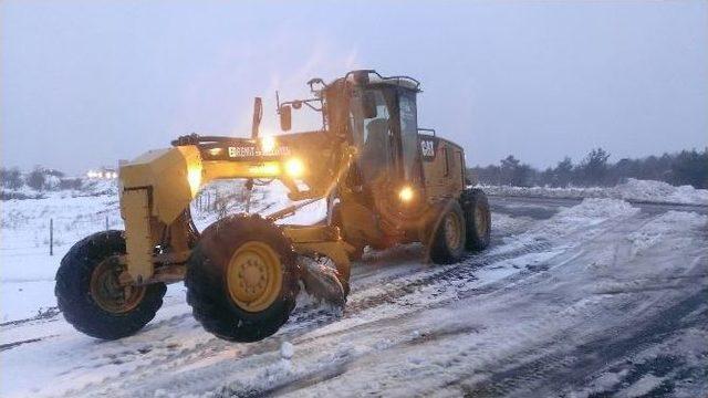 Edremit Belediyesi Yolları Açık Tutmak İçin Çalışıyor 1