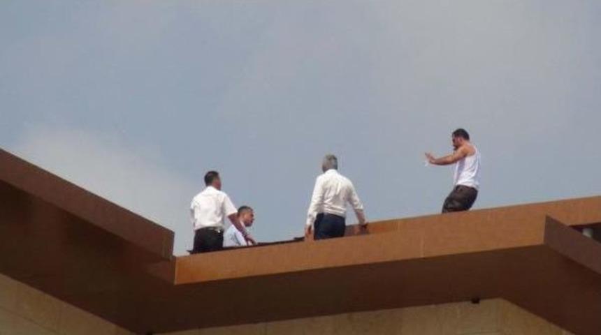 Kaymakamlıkta Intihara Kalkıştı, Kaymakam Ikna Etti