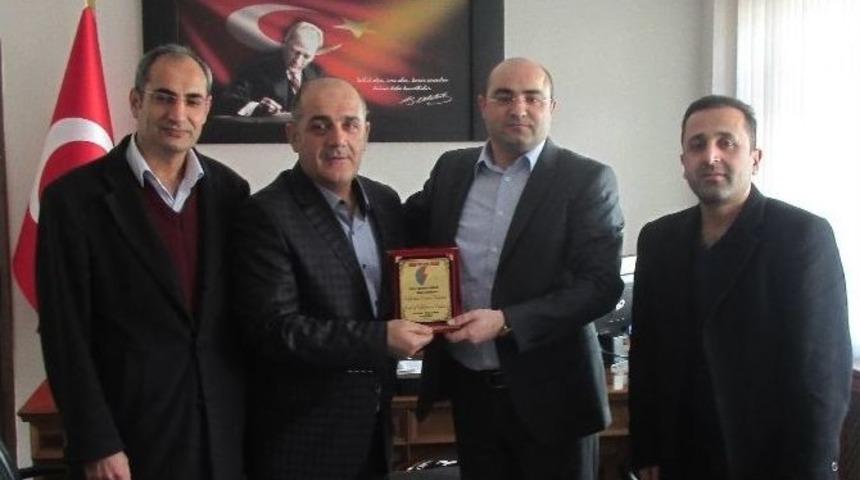 Keban Tek Spor Kul&uuml;b&uuml; Y&ouml;neticilerinden Kaymakam Baskın Ve Keban Su &Uuml;r&uuml;nleri&rsquo;ne Ziyaret