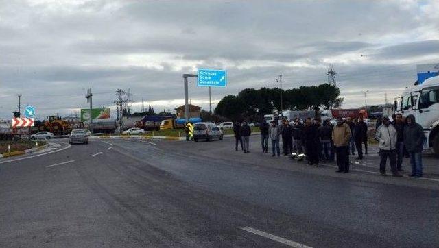 3 G&uuml;nd&uuml;r Bekletilen Tır Şof&ouml;rleri İsyan Etti 2