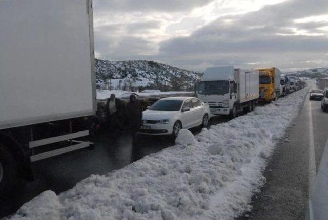 İzmir-İstanbul Yolu 45 Saat Sonra Açıldı  (2)