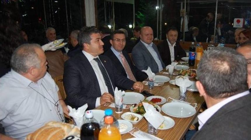 Muhtarlar Yemekte Buluştu