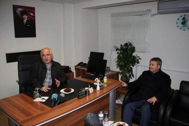 Vali Tuna Ve Emniyet M&uuml;d&uuml;r&uuml; Şahin&rsquo;den Yeni Yıl Ziyareti 1