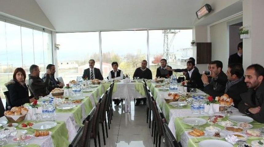 Van B&uuml;y&uuml;kşehir Belediyespor Basınla Bir Araya Geldi