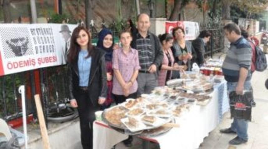 Add &Ouml;demişli &Ouml;ğrenciler İ&ccedil;in Kermes D&uuml;zenledi