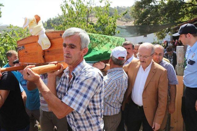 Ak Parti İl&ccedil;e Başkanın Baba Acısı 1