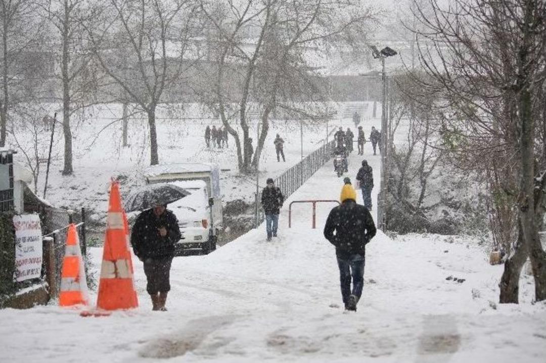 Biga&rsquo;da Onlarca K&ouml;y Elektriksiz Kaldı