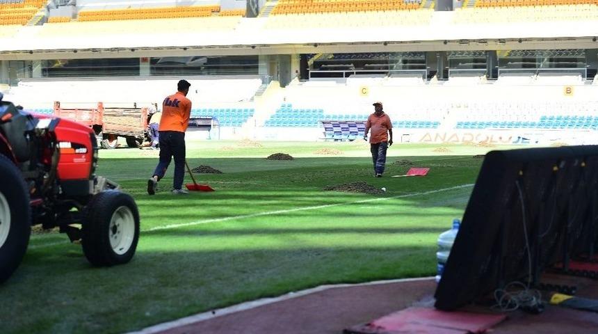 Başakşehir Fatih Terim Stadyumu Bakıma Alındı