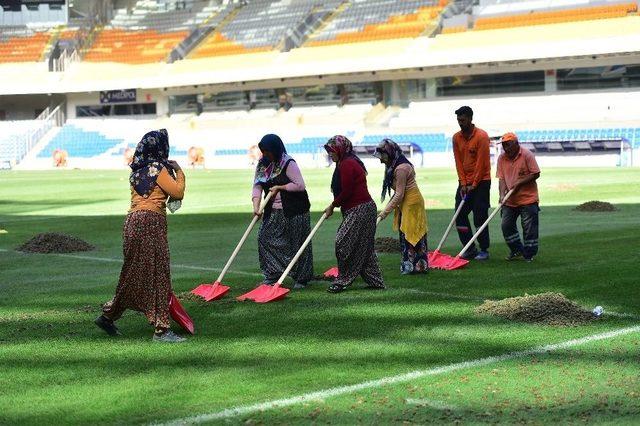 Başakşehir Fatih Terim Stadyumu Bakıma Alındı