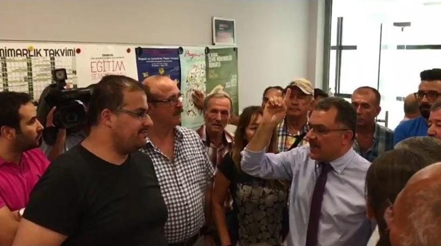 Bursa&rsquo;da Vatandaş Kentsel D&ouml;n&uuml;ş&uuml;m&uuml;n Mahkeme Kararıyla Durdurulmasına İsyan Etti