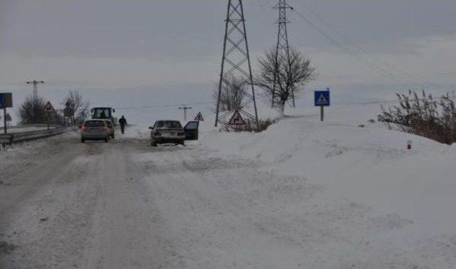 Tekirdağ’Da Kar Nedeniyle Ulaşım Aksadı