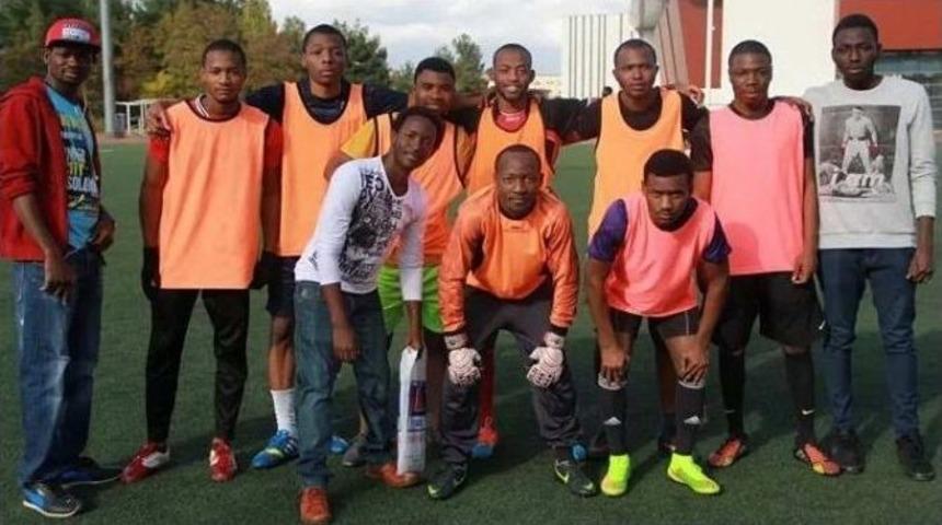 Afrikalı &Ouml;ğrenciler Futbol Turnuvasında Buluştu