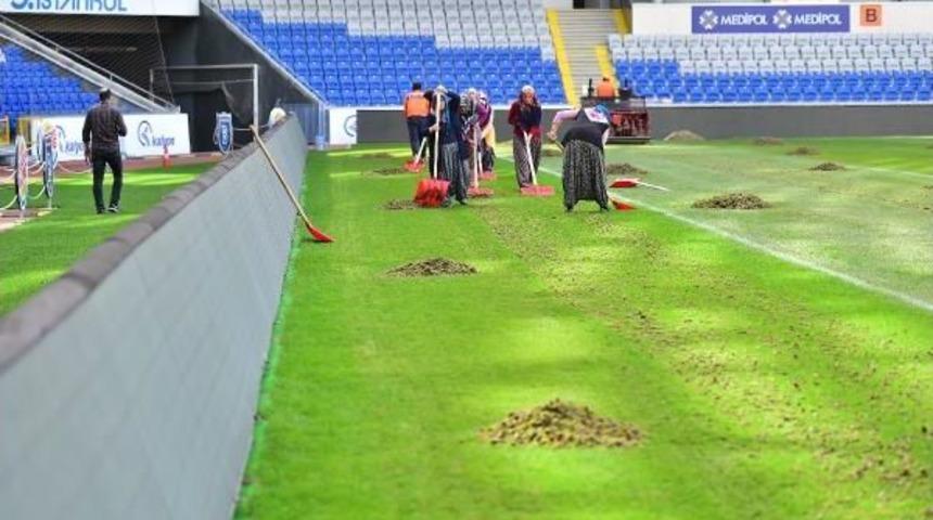 3'&uuml;nc&uuml; İstanbul Fatih Terim Stadyumu Bakıma Alındı