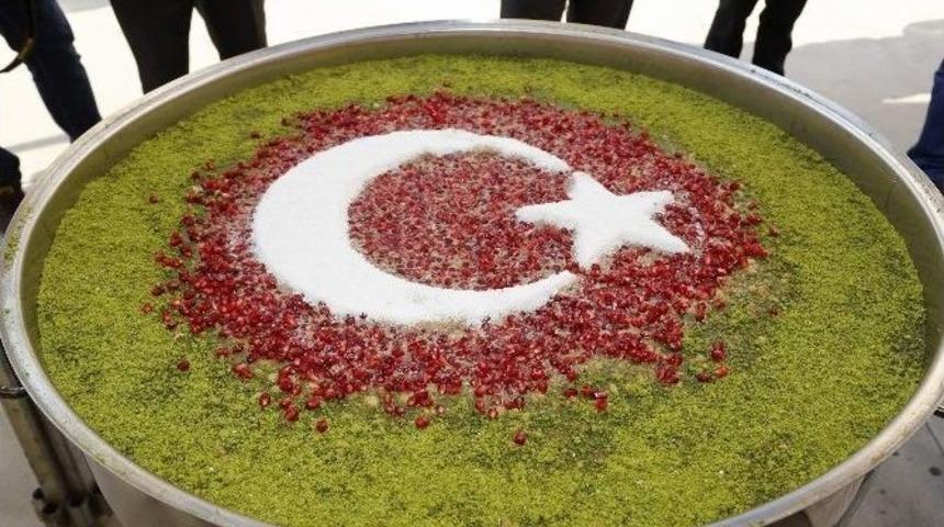 Başkan Tahmazoğlu&rsquo;ndan Emniyet Mensuplarına Aşure İkramı