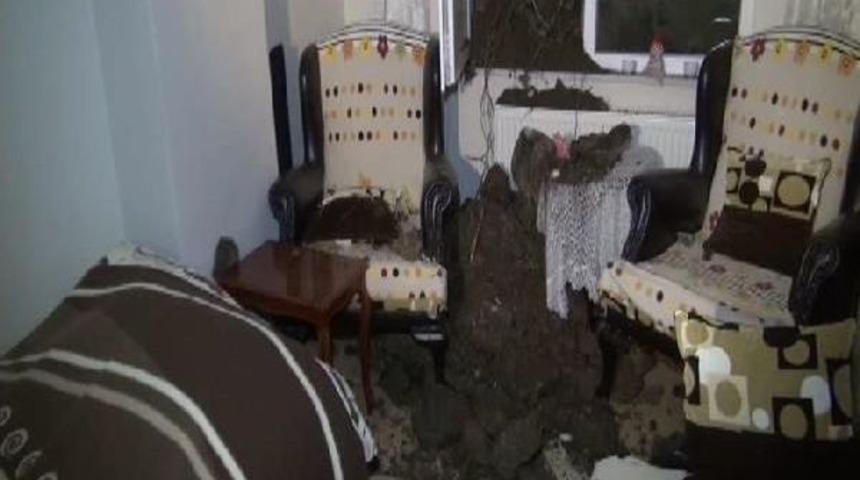 Kayan Toprak Dairelerin Camından İ&ccedil;eri Girdi