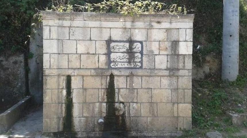 Tarihi &Ccedil;eşmeler Onarılıyor