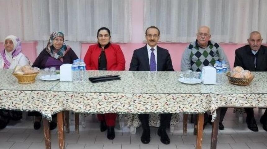 Vali Yavuz Yeni Yıla Huzurevi Sakinleri İle Girdi