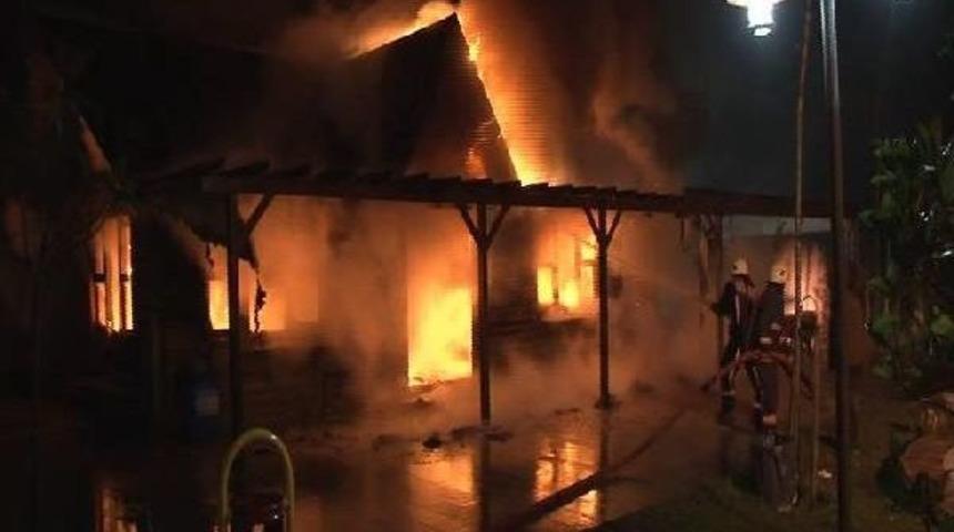 Maltepe'de ev yangını