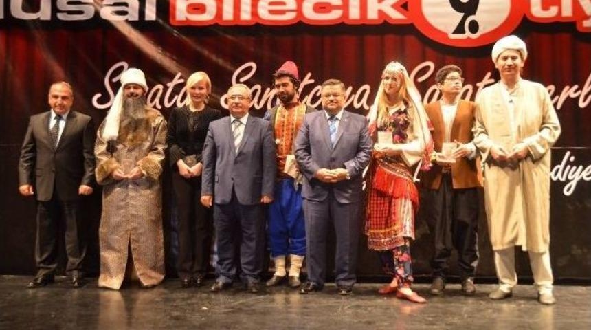 Bilecik 9. Tiyatro Festivaline Katılan Sanat&ccedil;ılarından Festivale &Ouml;vd&uuml; Dolu S&ouml;zler