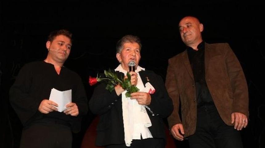 Dostları Veysel&rsquo;i Hatırladı