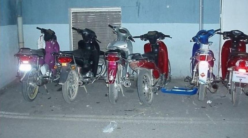 4 Emniyet Amirliğinden Motosiklet &Ccedil;alan 2 Ş&uuml;pheli Yakalandı