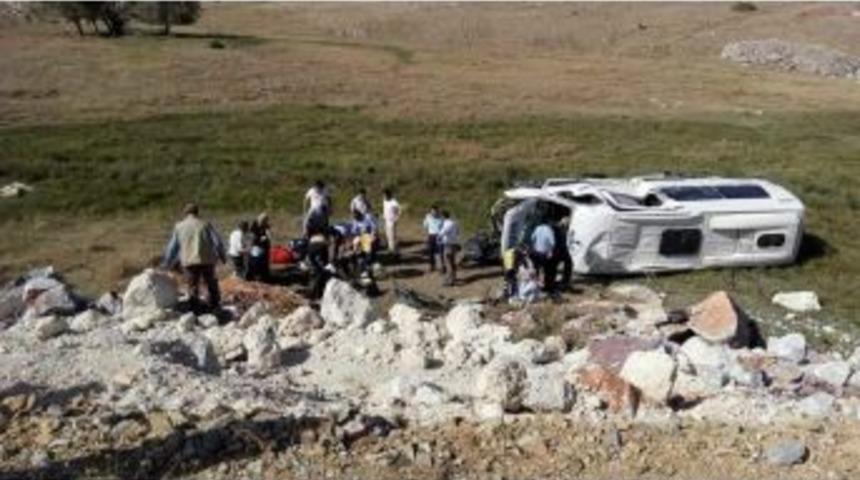 K&uuml;tahya&rsquo;da Trafik Kazası: 7 Yaralı