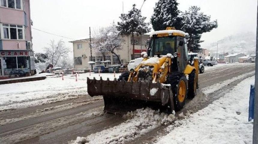 Sarıcakaya&rsquo;ya 10 Yıl Sonra Gelen Kar